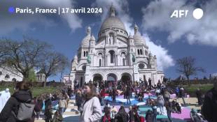 A Paris, les marches du Sacré-Coeur parées des couleurs des JO de Paris