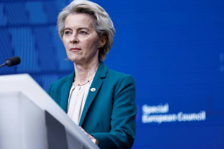 La présidente de la Commission européenne Ursula von der Leyen s'exprime lors d'une conférence de presse à Bruxelles le 18 avril 2024 ( AFP / KENZO TRIBOUILLARD )