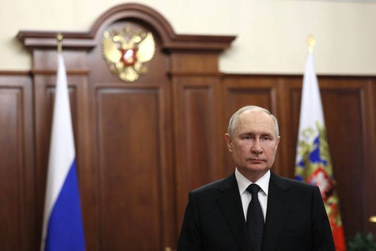 Le président russe Vladimir Poutine prononce un discours télévisé à Moscou