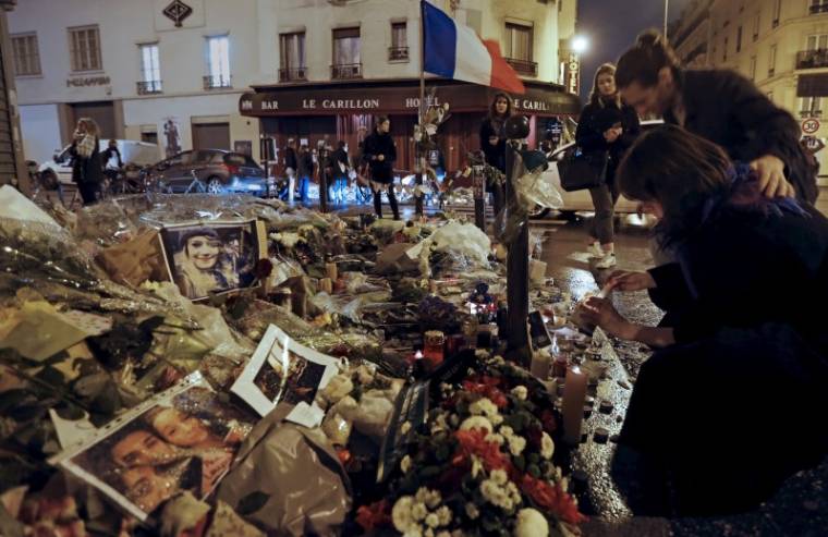 HOMMAGE NATIONAL AUX VICTIMES DES ATTENTATS DE PARIS LE 27 NOVEMBRE AUX INVALIDES