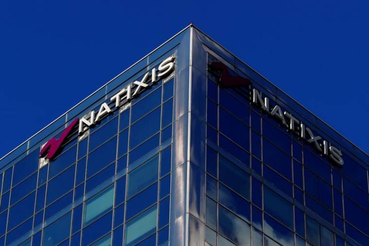 Photo du logo de Natixis sur un immeuble