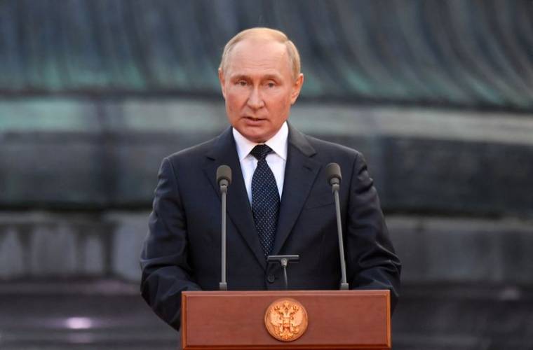 Le président russe Vladimir Poutine s'exprime à Veliky Novgorod