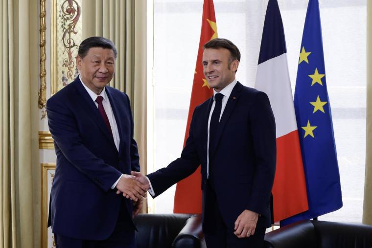 Xi Jinping et Emmanuel Macron le 6 mai à l'Elysée ( POOL / Ludovic MARIN )