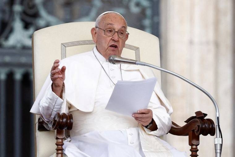 Le pape François assiste à l'audience générale hebdomadaire, place Saint-Pierre, au Vatican