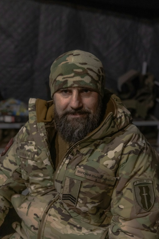 Oleksandre, commandant d'une unité du bataillon Aïdar, originaire de Crimée, dans un lieu non divulgué en Ukraine, le 12 janvier 2025 ( AFP / Roman PILIPEY )