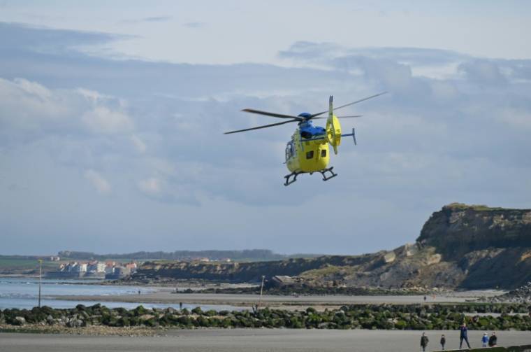 Un hélicoptère des secours à Wimereux, dans le Pas-de-Calais, le 23 avril 2024 ( AFP / BERNARD BARRON )