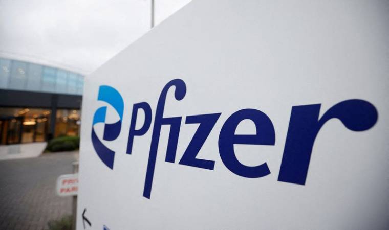Photo d'archives: Le logo de la société Pfizer