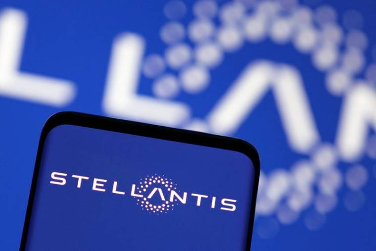 Le logo de Stellantis sur une photo d'illustration