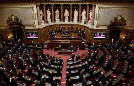 Le Sénat se penche dès mercredi sur les budgets de l'Etat et de la Sécurité sociale en commission, avec une occasion unique de peser dans les débats tout en soutenant le gouvernement de Michel Barnier ( AFP / Bertrand GUAY )