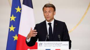 Le président Emmanuel Macron lors d'un sommet sur l'intelligence artificielle organisé à l'Élysée, le 21 mai 202 à Paris ( POOL / Yoan VALAT )