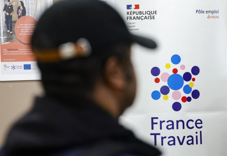 L'ASS est gérée par France Travail et financée par l'Etat (illustration) ( AFP / GEOFFROY VAN DER HASSELT )