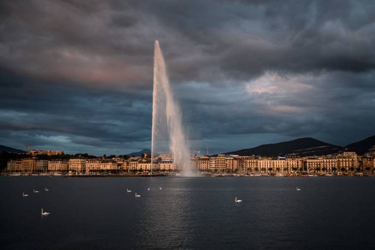Le Jet d'eau de Genève, le 14 juin 2020.  ( AFP / FABRICE COFFRINI )