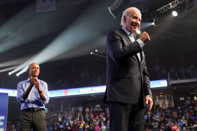 Le président américain Joe Biden et l'ancien président Barack Obama assistent à une campagne à Philadelphie, Pennsylvanie