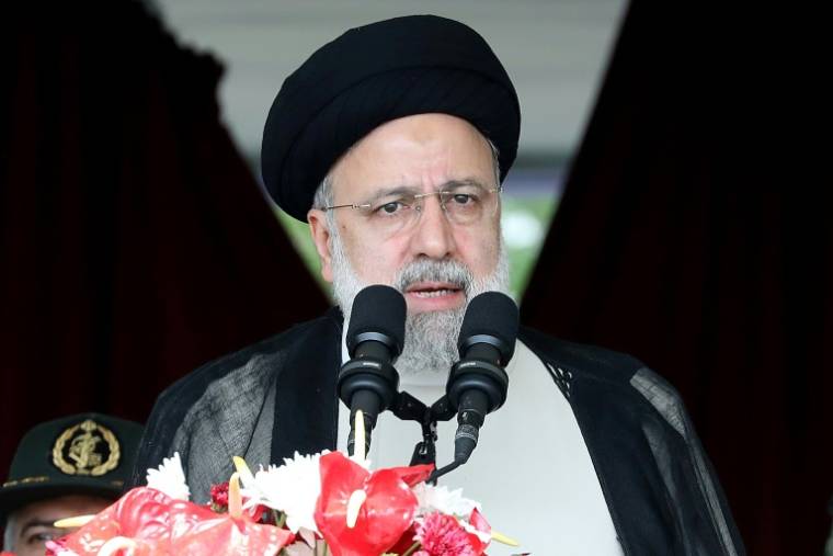 Le président iranien Ebrahim Raïssi assiste à un défilé militaire, le 17 avril 2024 à Téhéran ( AFP / ATTA KENARE )