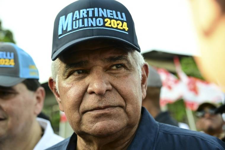 José Raul Mulino, candidat à la présidentielle pour le parti Realizando Metas, lors d'un meeting de campagne à Panama City, le 16 avril 2024 ( AFP / MARTIN BERNETTI )