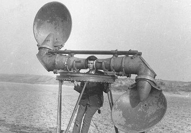 Cornet acoustique de détection d’attaque d’avions ennemis, développé pendant la Première Guerre mondiale.