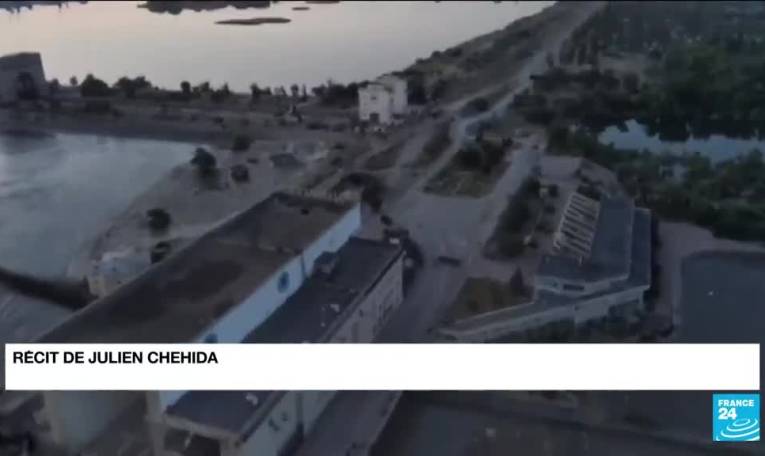 Zelensky accuse la Russie d'avoir fait "exploser" volontairement le barrage de Kakhovka