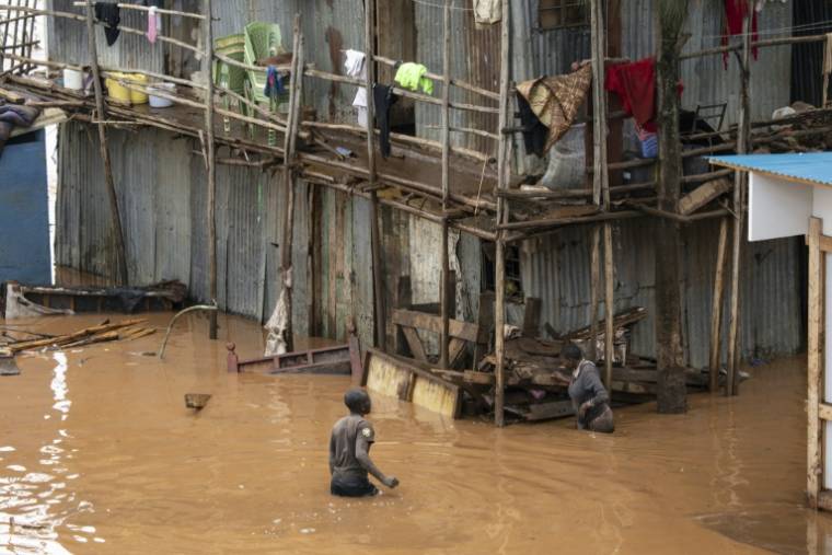 Le bidonville de Mathare inondé par les pluies diluviennes tombées sur Nairobi, au Kenya, le 24 avril 2024 ( AFP / SIMON MAINA )