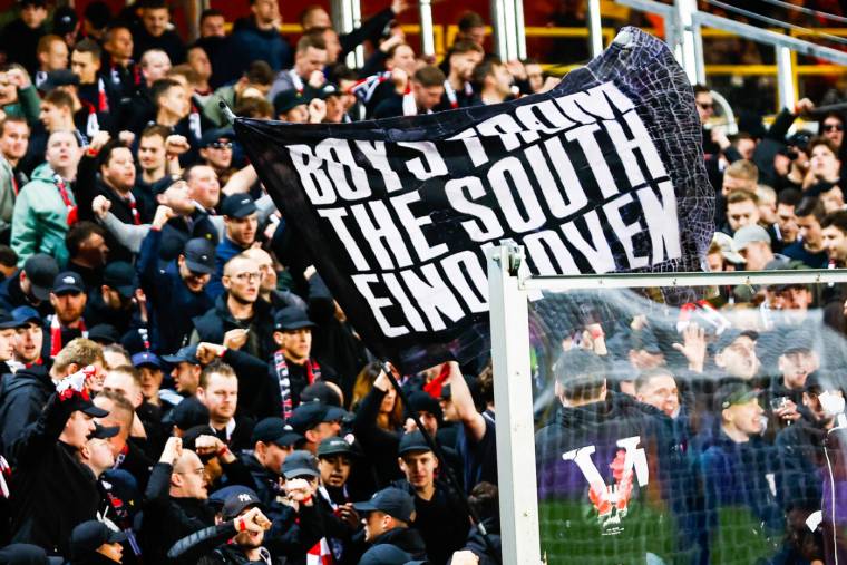 Tensions entre supporters de Lens et du PSV aux abords de Bollaert