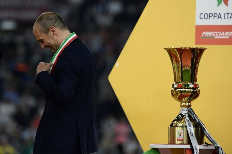 Massimiliano Allegri après la cérémonie protocolaire de la finale de la Coupe d'Italie remportée par la Juventus face à l'Atalanta le 15 mai 2024 à Rome ( AFP / Filippo MONTEFORTE )