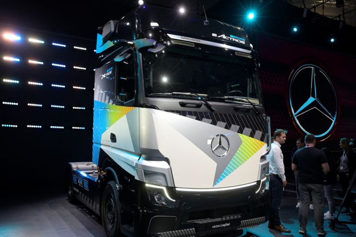 Daimler Truck prévoit une hausse de son bénéfice en 2023 et verse son