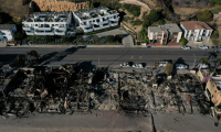 Vue aérienne des ravages de l'incendie de Pacific Palisades à Malibu le 15 janvier 2025  ( AFP / Patrick T. Fallon )