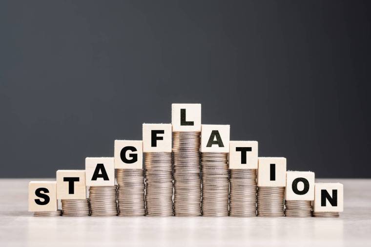 Stagflation, définition et enjeu actuel / iStock-patpitchaya