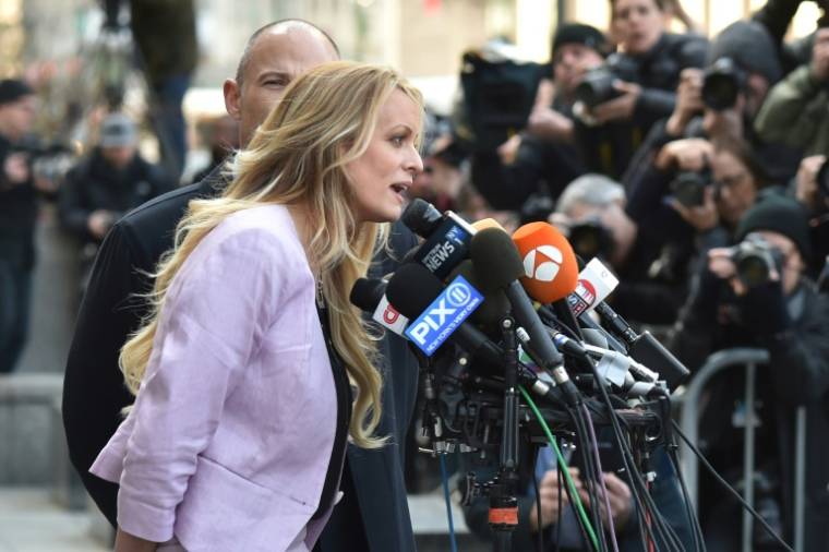 Stormy Daniels devant le tribunal le 16 avril 2018 à New York ( AFP / HECTOR RETAMAL )