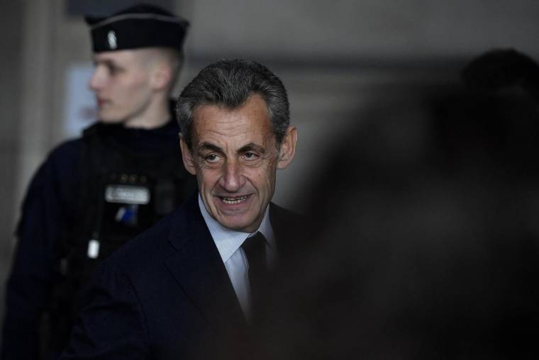 Nicolas Sarkozy, le 15 décembre 2022, à Paris ( AFP / JULIEN DE ROSA )