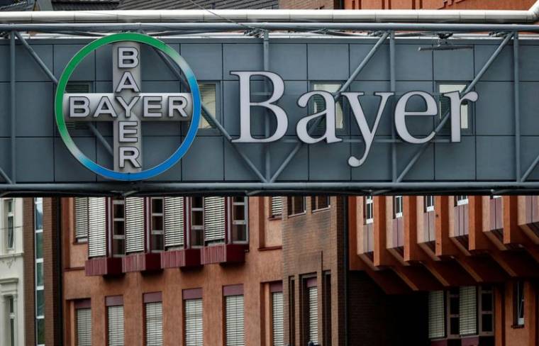 Logo de Bayer AG dans une usine du fabricant allemand de produits pharmaceutiques et chimiques à Wuppertal