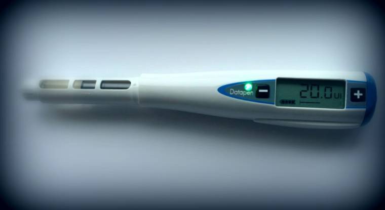 Le DataPen est un stylo-injecteur réutilisable connecté à une application mobile commercialisé par Biocorp. (© Biocorp)