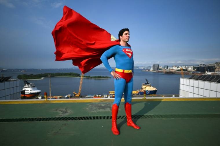 Leonardo Muylaert, le "Superman brésilien", le 18 mars 2024 à Rio de Janeiro ( AFP / Mauro PIMENTEL )
