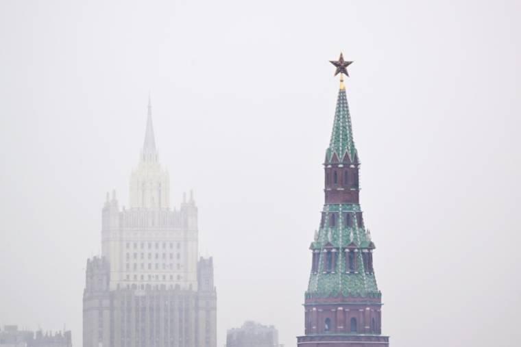 Une tour du Kremlin photographiée lors de la cérémonie d'investiture du président russe Vladimir Poutine le 7 mai 2024 à Moscou (AFP / NATALIA KOLESNIKOVA)