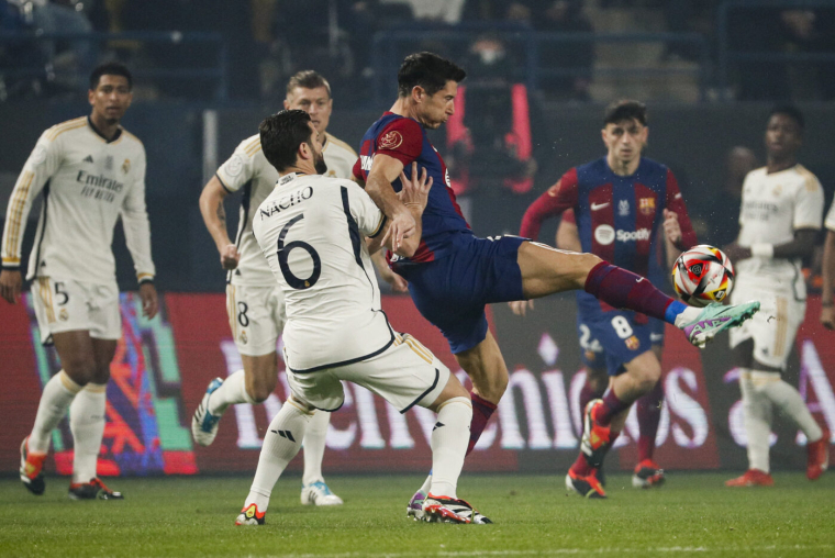 Le Real Scalpe Le Barça Et Remporte La Supercoupe D'Espagne - 14/01 ...