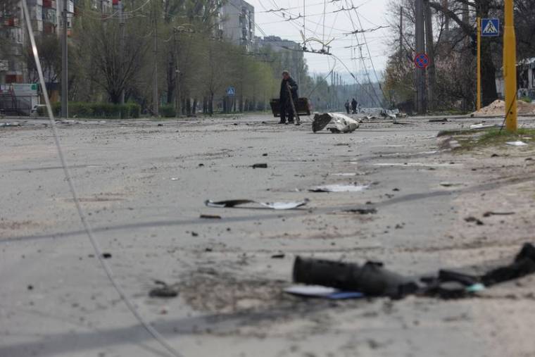 UKRAINE: 60 PERSONNES PORTÉES DISPARUES APRÈS LE BOMBARDEMENT D'UNE ÉCOLE