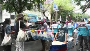 Tensions en mer de Chine méridionale: manifestation devant le consulat chinois à Manille