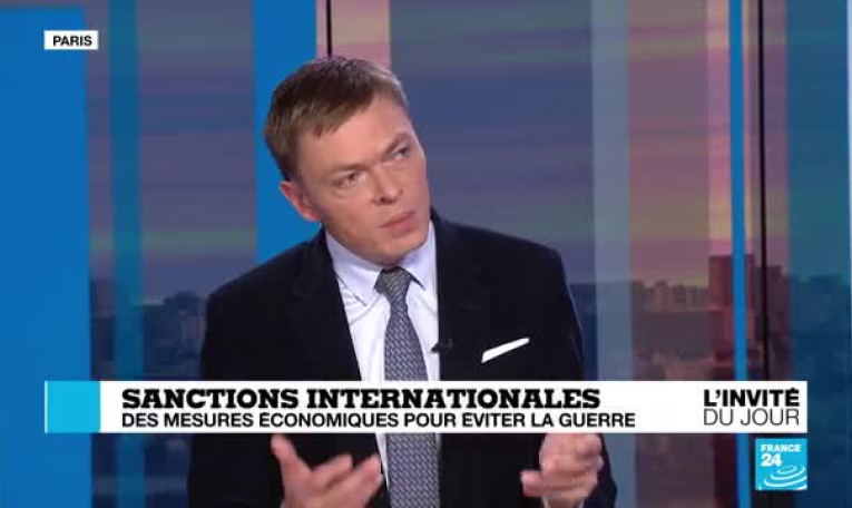 Étienne Épron : "Les sanctions internationales peuvent s'assimiler à une guerre économique"