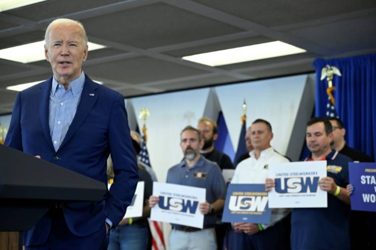 Le président américain Joe Biden lors d'un discours au siège du syndicat des métallurgistes USW à Pittsburgh, le 17 avrl 2024 en Pennsylvanie ( AFP / ANDREW CABALLERO-REYNOLDS )