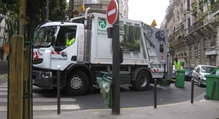 Derichebourg veut rendre sa flotte de camions moins polluante grâce à une technologie montréalaise. (© L. Grassin)