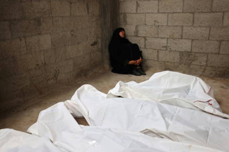 Une Palestinienne pleure ses proches tués dans un bombardement israélien, le 29 avril 2024 à l'hôpital al-Najjar de Rafah, dans la bande de Gaza ( AFP / - )