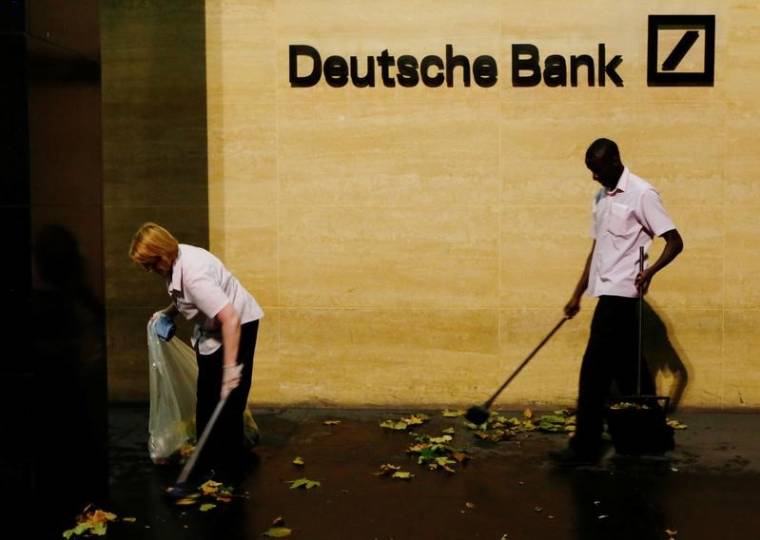 DEUTSCHE BANK VA FORTEMENT RÉDUIRE LES BONUS POUR 2016