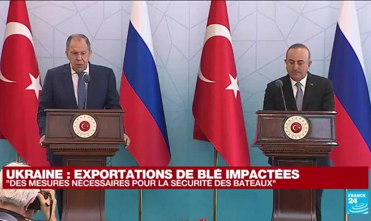 REPLAY - Sergueï Lavrov en Turquie pour relancer l'exportation de céréales par la mer Noire