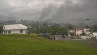 Nouvelle Calédonie : panache de fumée après une nuit d'émeute
