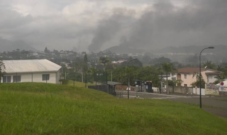 Nouvelle Calédonie : panache de fumée après une nuit d'émeute