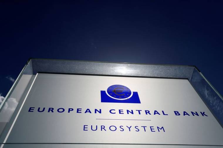 Le logo de la Banque centrale européenne (BCE) à l'extérieur de son siège à Francfort