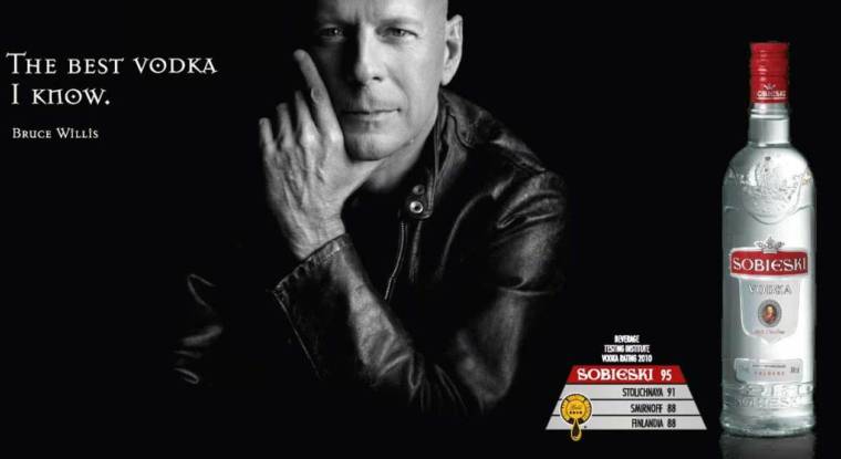 Une publicité pour la vodka Sobieski avec Bruce Willis. Attention, l'abus d'alcool est dangereux pour la santé. (© Belvedere)