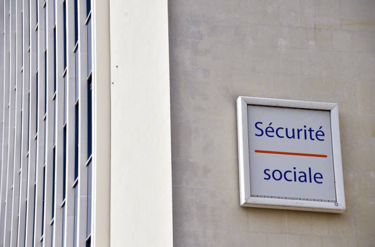 Le déficit de la Sécurité sociale est estimé à 16,8 milliards d'euros cette année ( AFP / LOIC VENANCE )