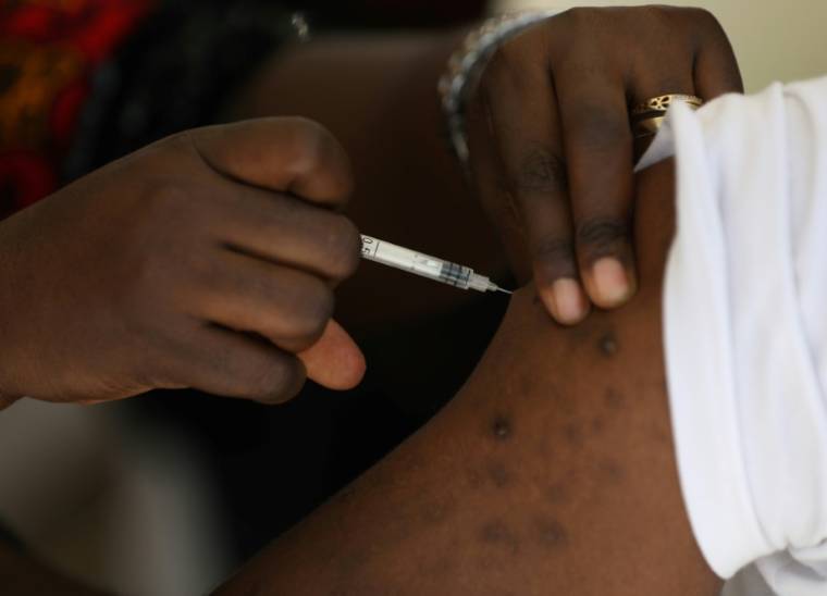 Le Nigeria est devenu "le premier pays au monde" à introduire un nouveau vaccin "révolutionnaire" contre la méningite, le Men5CV, annonce l'OMS ( AFP / Kola Sulaimon )