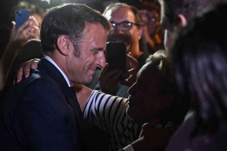 Le président français Macron lors du 79e anniversaire de la libération du village de Bormes-les-Mimosas