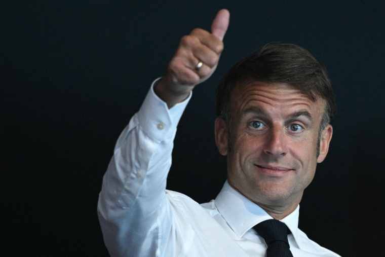 Emmanuel Macron, le 2 août 2024, à Paris (AFP/OLI SCARFF)